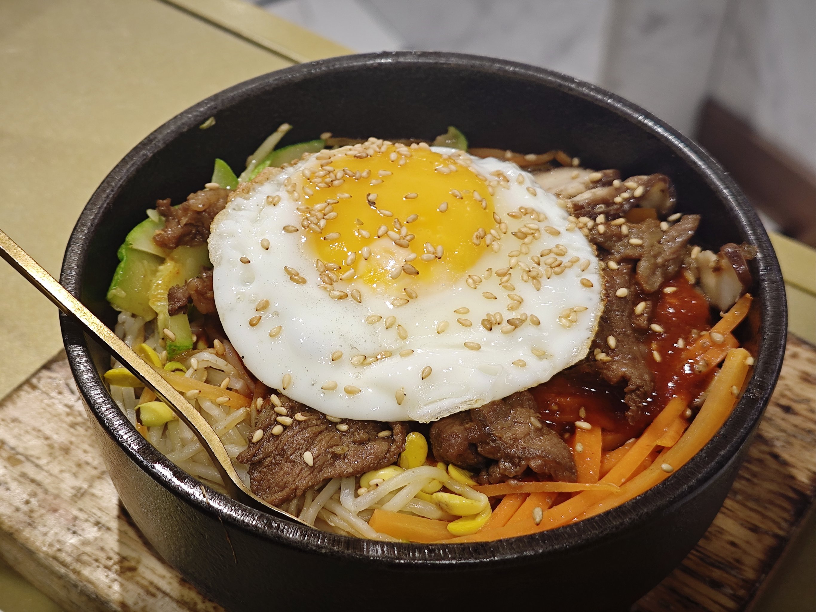 中小投资者必看：米村拌饭单店加盟费用表，县级市 2.8 万起