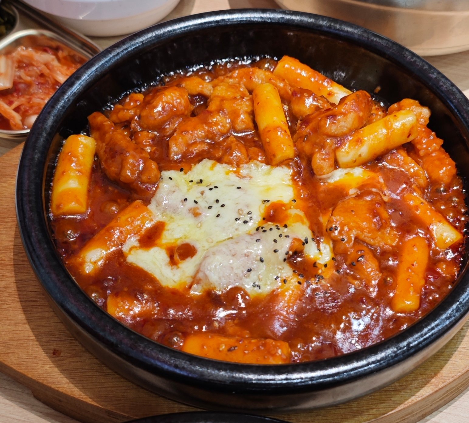 有商铺资源怎么赚钱？加盟米村拌饭，总部帮你把好位置变成旺铺